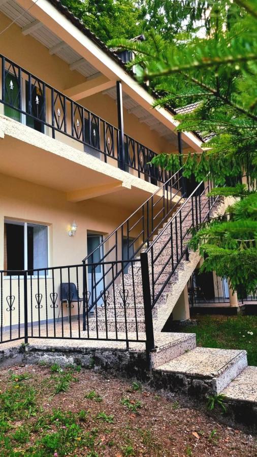 Bujtina Te Grima Hotell Theth